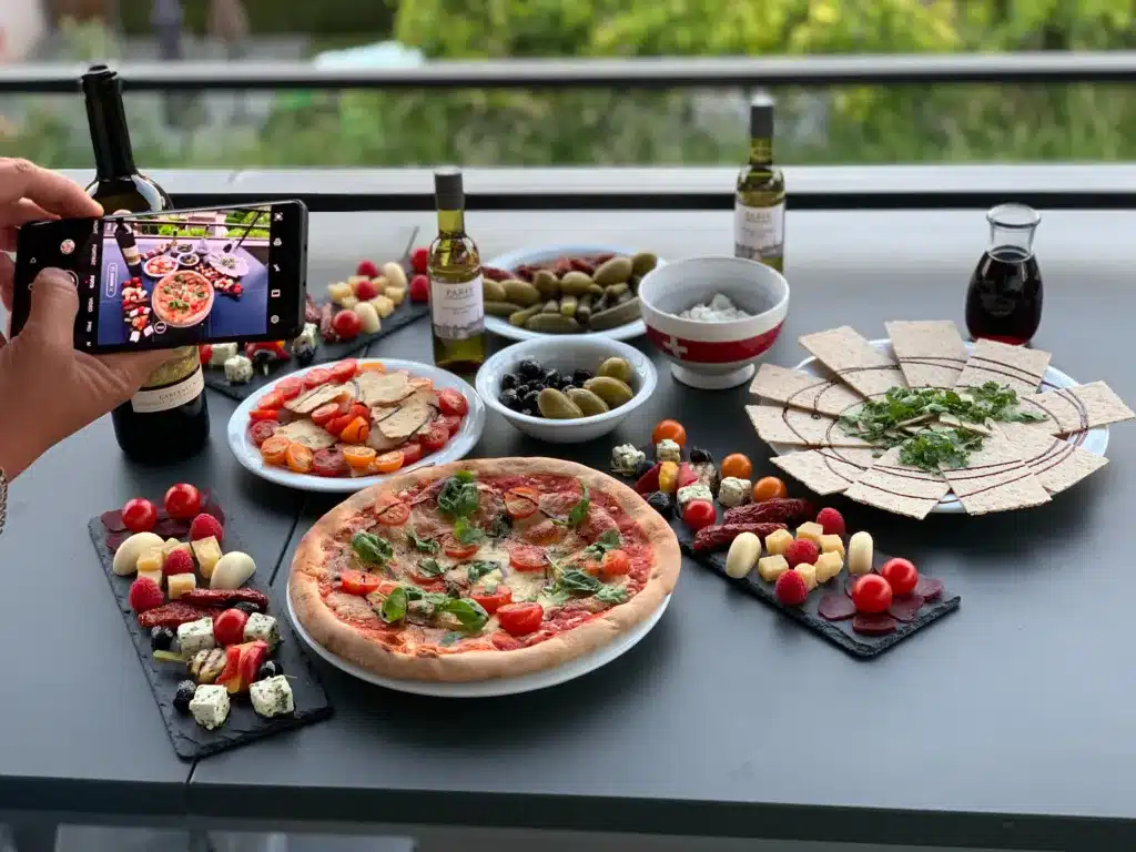 pexels-corinna-widmer-4500115-1024x768 Exploring the Art of Perfect Wine pairing with Pizza Matches - 2 Wine and Dine Wonderland 🍷🍕